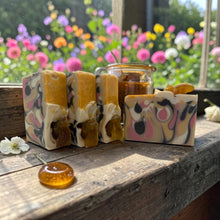 Load image into Gallery viewer, Raw Honey